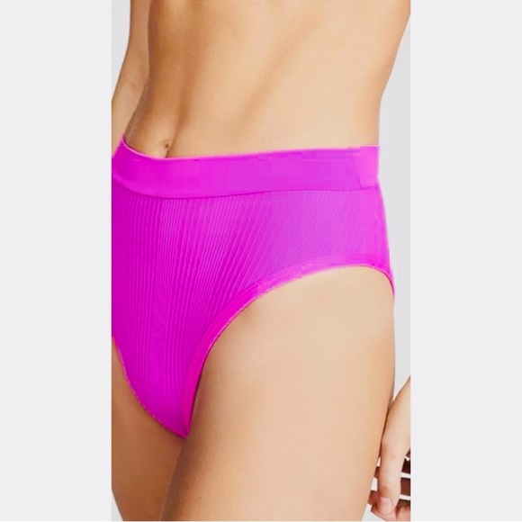L*Space Frenchi Bikini Bottoms in Bright Fuchsia - Picture 4 of 7